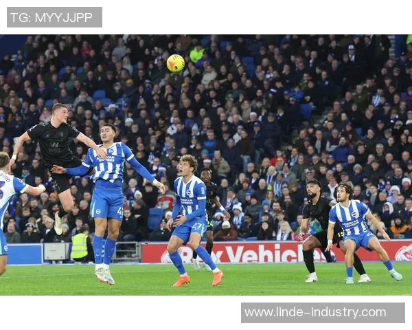 切尔西逆转伯恩茅斯，继续保持榜首位置